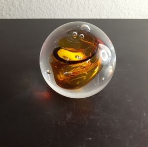 STUNNING Signed Adam Jablonski AJ Poland Amber Swirl 3" Art Glass Paperweight.